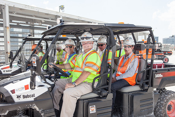 20120614-DG_Govenor_Rick_Scott_Visite_MT_Miami_FL_IMG-6446