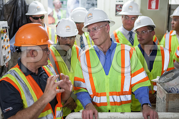 20120614-DG_Govenor_Rick_Scott_Visite_MT_Miami_FL_IMG-6740