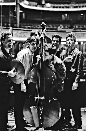 2510_FM_BW_35MM_CW_TOM_WAITS_CONCERT_PARIS_1985_009
