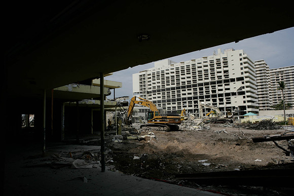 St_Regis_Demolition_20071025_Bal_Harbor_FL-0077-2
