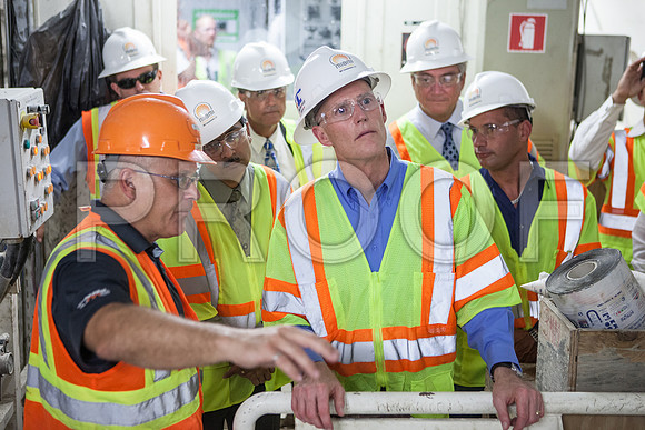 20120614-DG_Govenor_Rick_Scott_Visite_MT_Miami_FL_IMG-6768