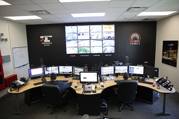 20151006_Port_MiamI_Control_Room_IMG_9153