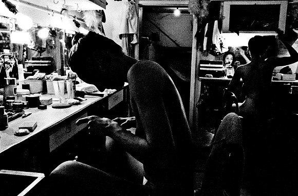 2522_FM_BW_35MM_CW_FOLES_BERGERE_1989_028