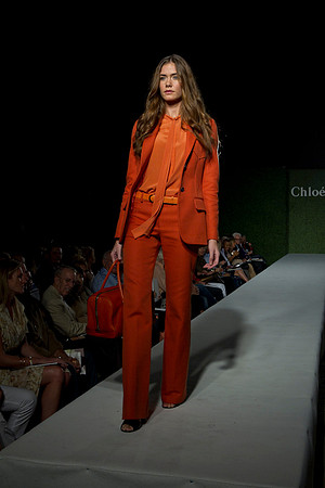 7016_DG_CLOE_FASHION_FISHER_11282011_AL1B2940