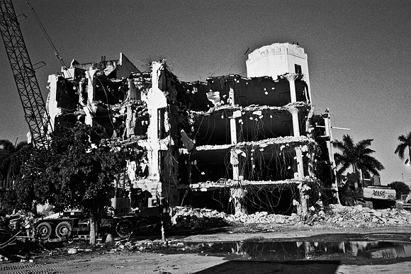 53227_FM_BW_PERFORMING_ARTS_CENTER_FL_01_06