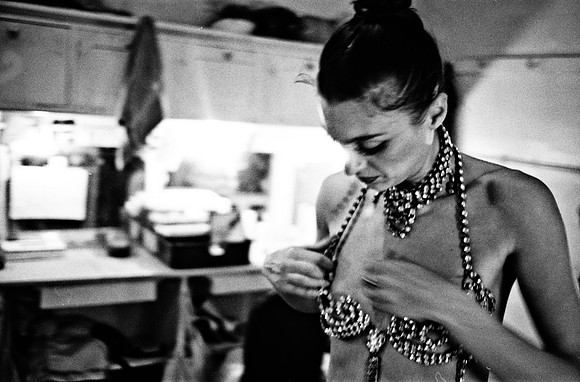 2518_FM_BW_35MM_CW_FOLES_1992_015