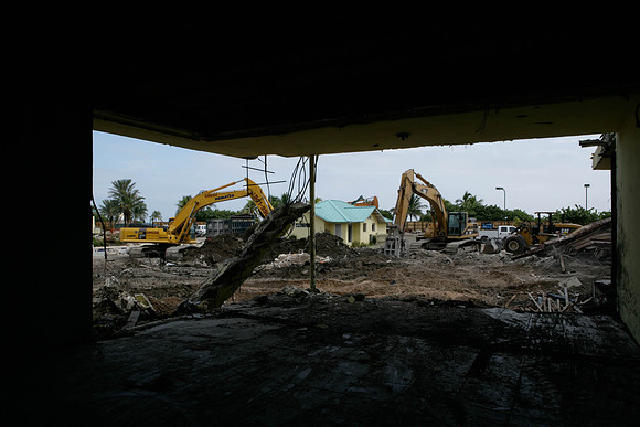 St_Regis_Demolition_20071025_Bal_Harbor_FL-0049-2