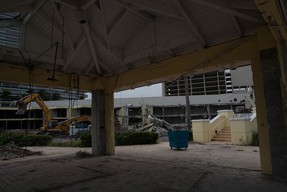 St_Regis_Demolition_20071025_Bal_Harbor_FL-0146