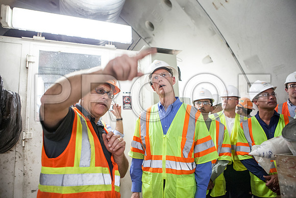20120614-DG_Govenor_Rick_Scott_Visite_MT_Miami_FL_IMG-6572