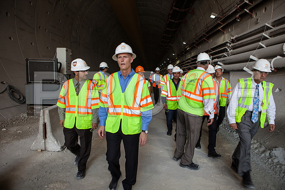 20120614-DG_Govenor_Rick_Scott_Visite_MT_Miami_FL_IMG-6982