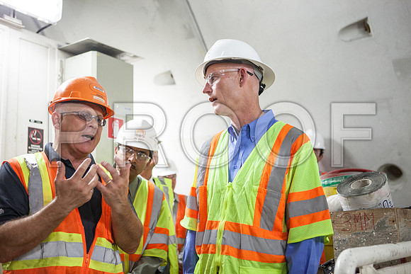 20120614-DG_Govenor_Rick_Scott_Visite_MT_Miami_FL_IMG-6625