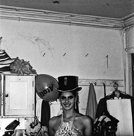 2524_FM_BW_35MM_CW_FOLES_1987_005