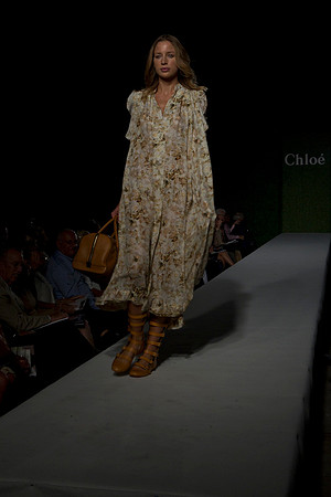 7016_DG_CLOE_FASHION_FISHER_11282011_AL1B2953