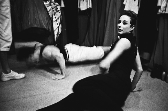 2519_FM_BW_35MM_CW_FOLES_JAN_1992_001