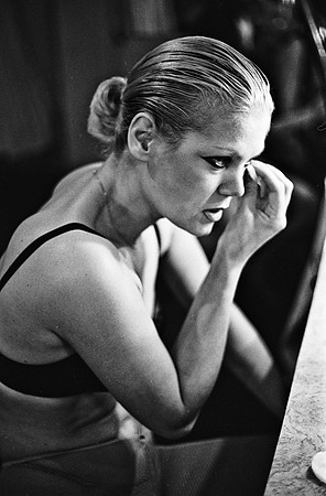 2516_FM_BW_35MM_CW_FOLES_1988_025