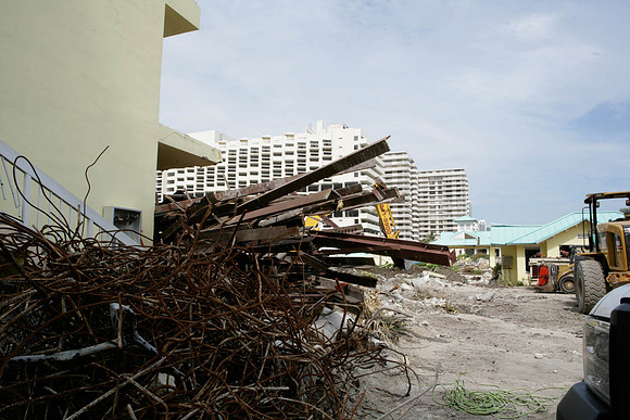 St_Regis_Demolition_20071025_Bal_Harbor_FL-0081-2