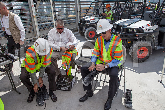 20120614-DG_Govenor_Rick_Scott_Visite_MT_Miami_FL_IMG-6417