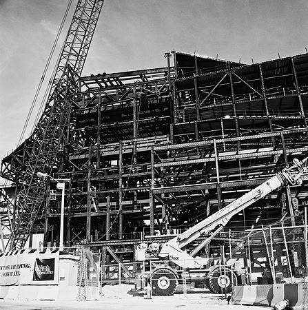 33733_R2_FM_BW_CONSTRUCTION_FL_04_06