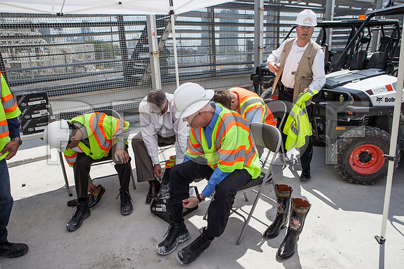 20120614-DG_Govenor_Rick_Scott_Visite_MT_Miami_FL_IMG-6434