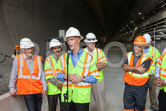20120614-DG_Govenor_Rick_Scott_Visite_MT_Miami_FL_IMG-7132