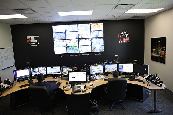20151006_Port_MiamI_Control_Room_IMG_9158
