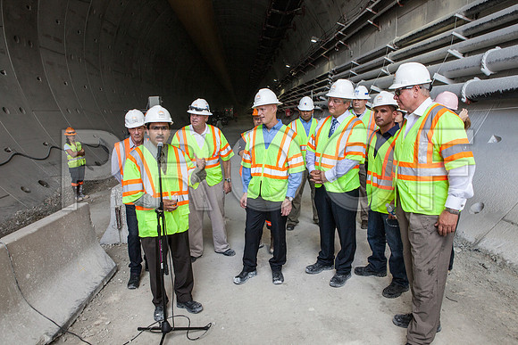 20120614-DG_Govenor_Rick_Scott_Visite_MT_Miami_FL_IMG-7058