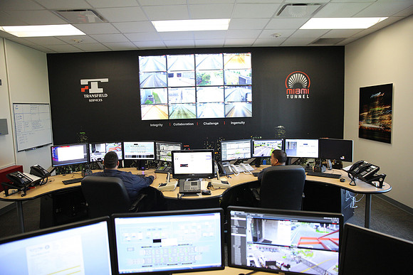 20151006_Port_MiamI_Control_Room_IMG_9151