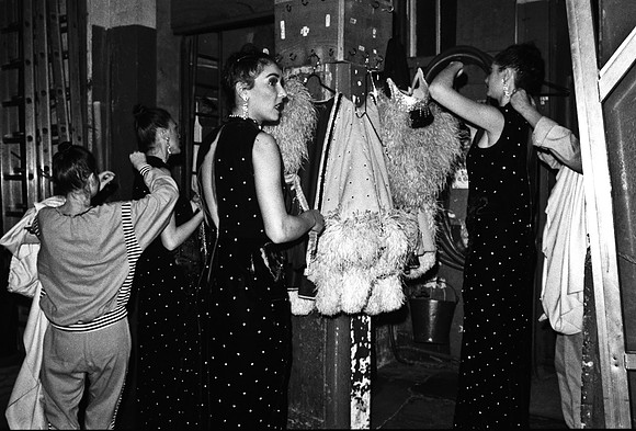 2519_FM_BW_35MM_CW_FOLES_JAN_1992_028
