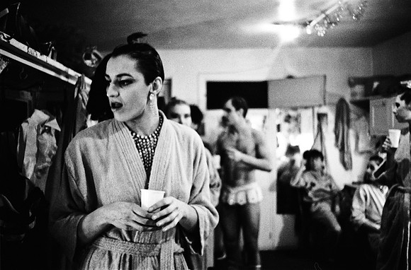 2515_FM_BW_35MM_CW_FEB_1992_004
