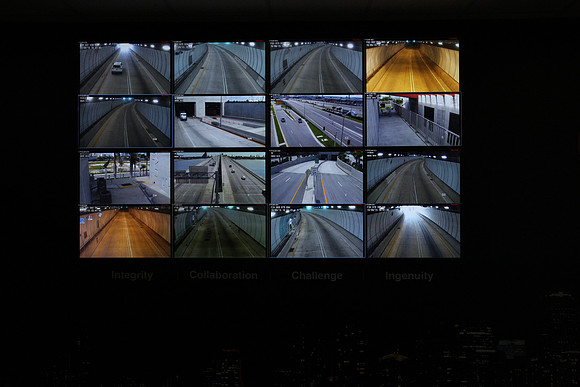20151006_Port_MiamI_Control_Room_IMG_9148