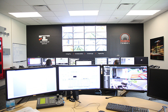 20151006_Port_MiamI_Control_Room_IMG_9121