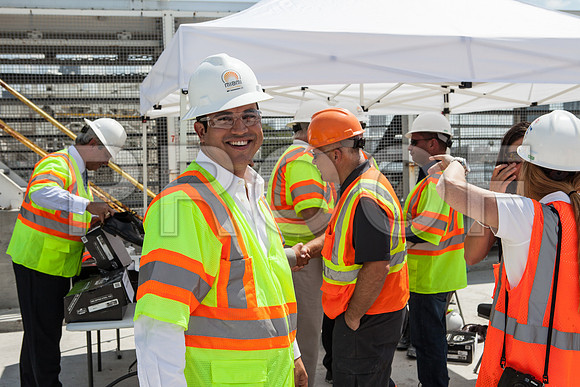 20120614-DG_Govenor_Rick_Scott_Visite_MT_Miami_FL_IMG-6437