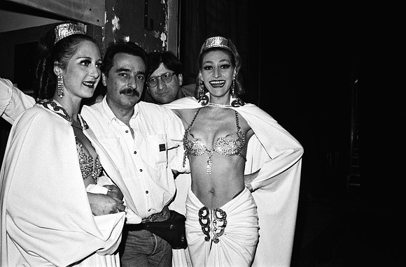 2519_FM_BW_35MM_CW_FOLES_JAN_1992_024