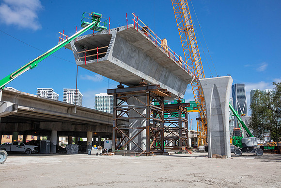 20201026_Connecting_Miami__75A6358