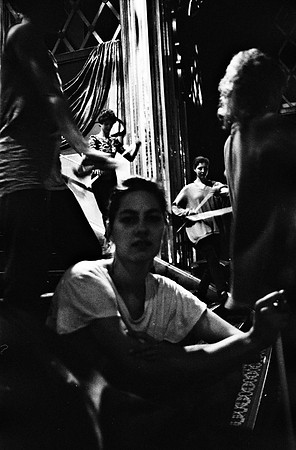 2523_FM_BW_35MM_CW_FOLES_JAN_1991_4