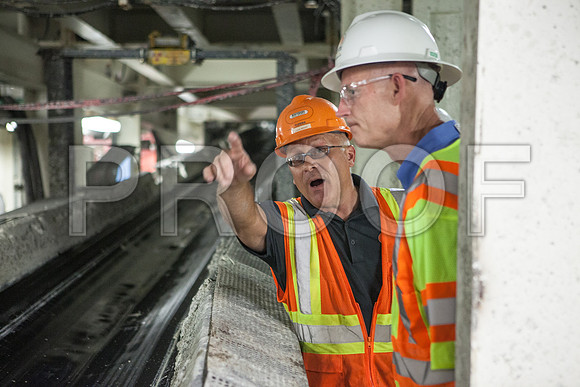 20120614-DG_Govenor_Rick_Scott_Visite_MT_Miami_FL_IMG-6544