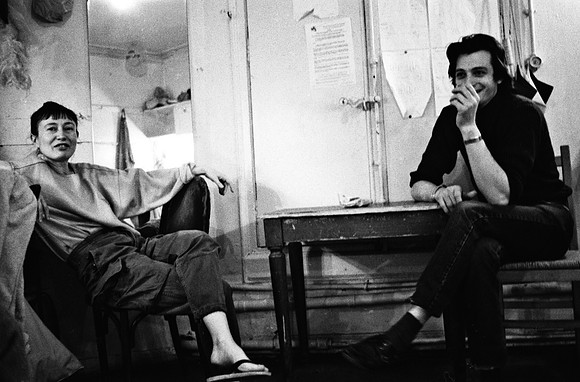 2515_FM_BW_35MM_CW_FEB_1992_023