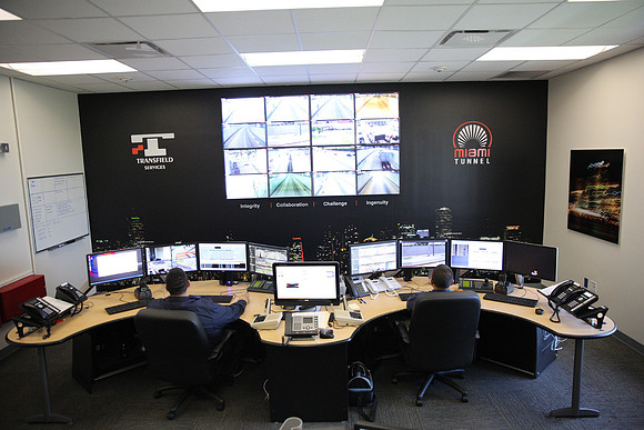 20151006_Port_MiamI_Control_Room_IMG_9154