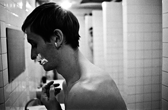 2519_FM_BW_35MM_CW_FOLES_JAN_1992_015
