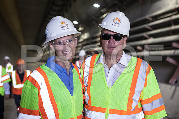 20120614-DG_Govenor_Rick_Scott_Visite_MT_Miami_FL_IMG-6932