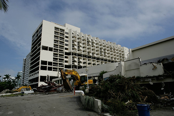 St_Regis_Demolition_20071025_Bal_Harbor_FL-0011-2