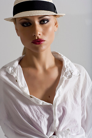3902_DG_Joanna_Prus_Michele_Pommier_Aperture_Miami_FL_2010ZV4N5884