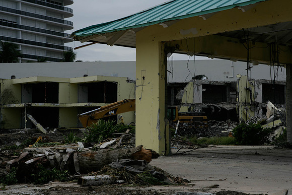 St_Regis_Demolition_20071025_Bal_Harbor_FL-0125-2