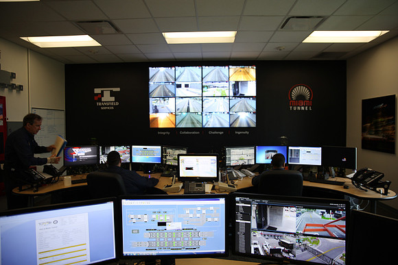 20151006_Port_MiamI_Control_Room_IMG_9118