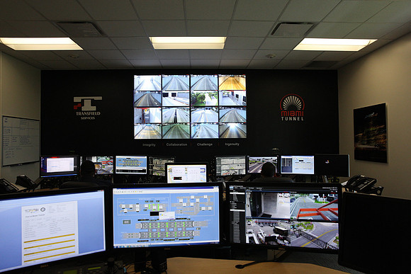 20151006_Port_MiamI_Control_Room_IMG_9125