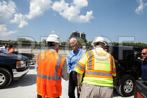 20120614-DG_Govenor_Rick_Scott_Visite_MT_Miami_FL_IMG-6386