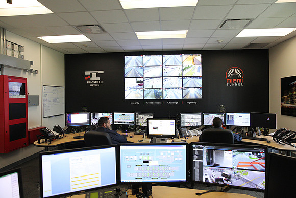 20151006_Port_MiamI_Control_Room_IMG_9120