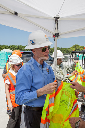 20120614-DG_Govenor_Rick_Scott_Visite_MT_Miami_FL_IMG-6405
