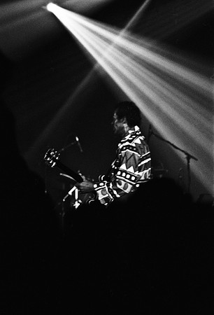 2511_FM_BW_35MM_CW_CHUCK_BERRY_CONCERT_1990_005