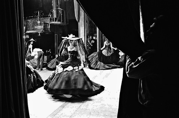 2515_FM_BW_35MM_CW_FEB_1992_032
